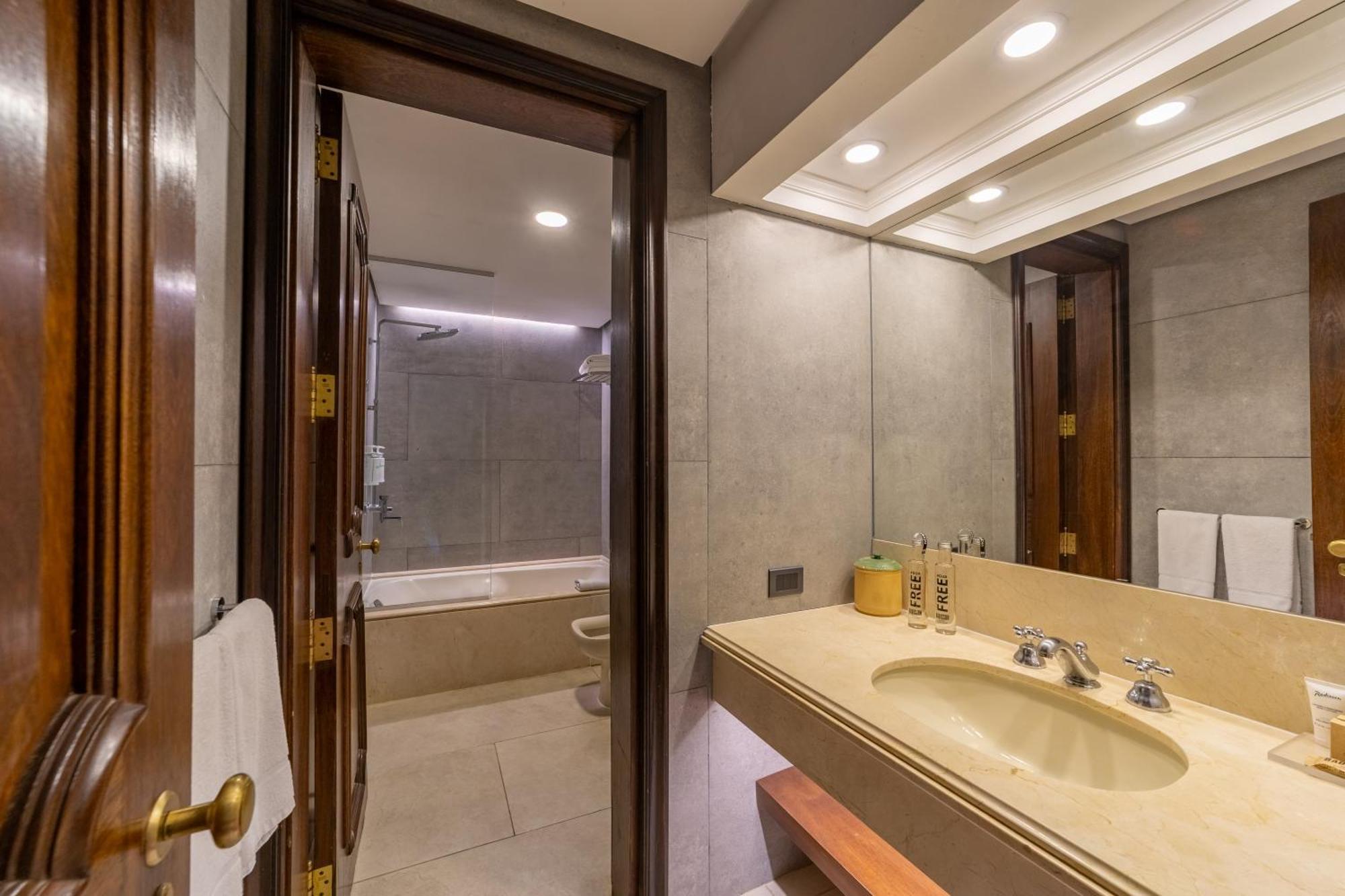 Premium King Suite,1769533613:JPEG