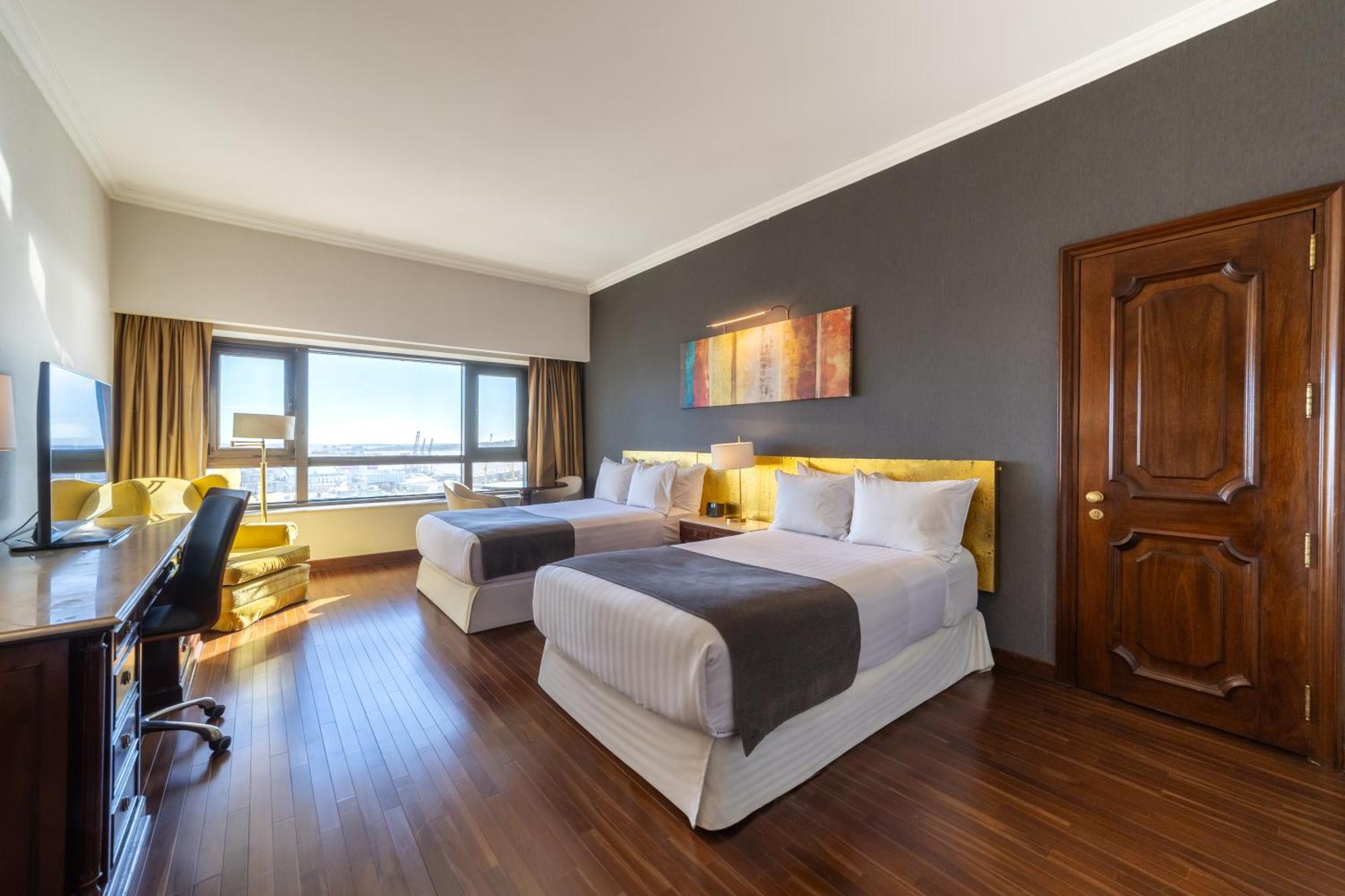 Quarto com 2 Camas de Solteiro
